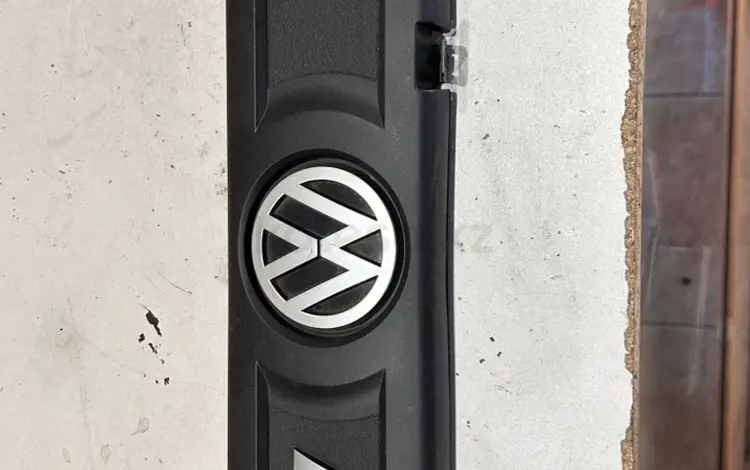 Крышка мотора VW Polo Sedan за 5 000 тг. в Караганда