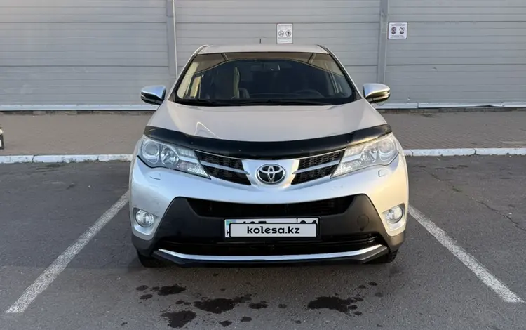 Toyota RAV4 2015 года за 9 550 000 тг. в Астана