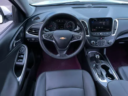 Chevrolet Malibu 2020 года за 9 220 000 тг. в Алматы – фото 11