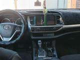 Toyota Highlander 2016 года за 15 000 000 тг. в Атырау