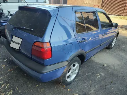 Volkswagen Golf 1996 года за 950 000 тг. в Алматы – фото 2