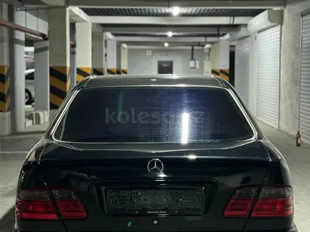 Mercedes-Benz E 320 1999 года за 4 000 000 тг. в Актау