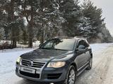 Volkswagen Touareg 2007 года за 5 300 000 тг. в Алматы – фото 4