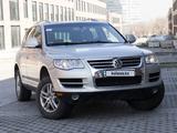 Volkswagen Touareg 2008 года за 6 000 000 тг. в Алматы – фото 3