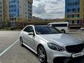 Mercedes-Benz E 400 2014 годаfor15 100 000 тг. в Астана – фото 2