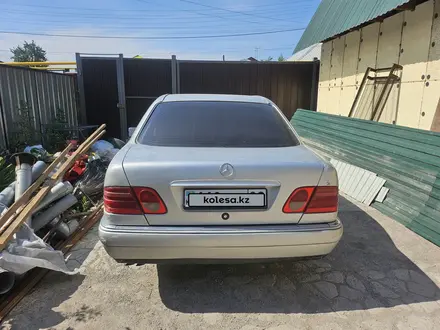 Mercedes-Benz E 320 1996 года за 2 500 000 тг. в Алматы – фото 5