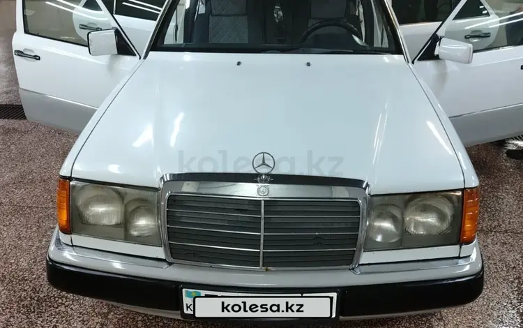 Mercedes-Benz E 200 1990 года за 1 800 000 тг. в Астана