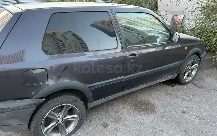 Volkswagen Golf 1994 годаfor850 000 тг. в Астана