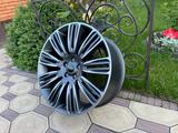 Оригинальные диски R22 на Range Rover, Range Rover Sport за 900 000 тг. в Алматы – фото 3