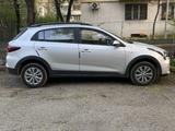 Kia Rio X-Line 2021 года за 8 100 000 тг. в Алматы