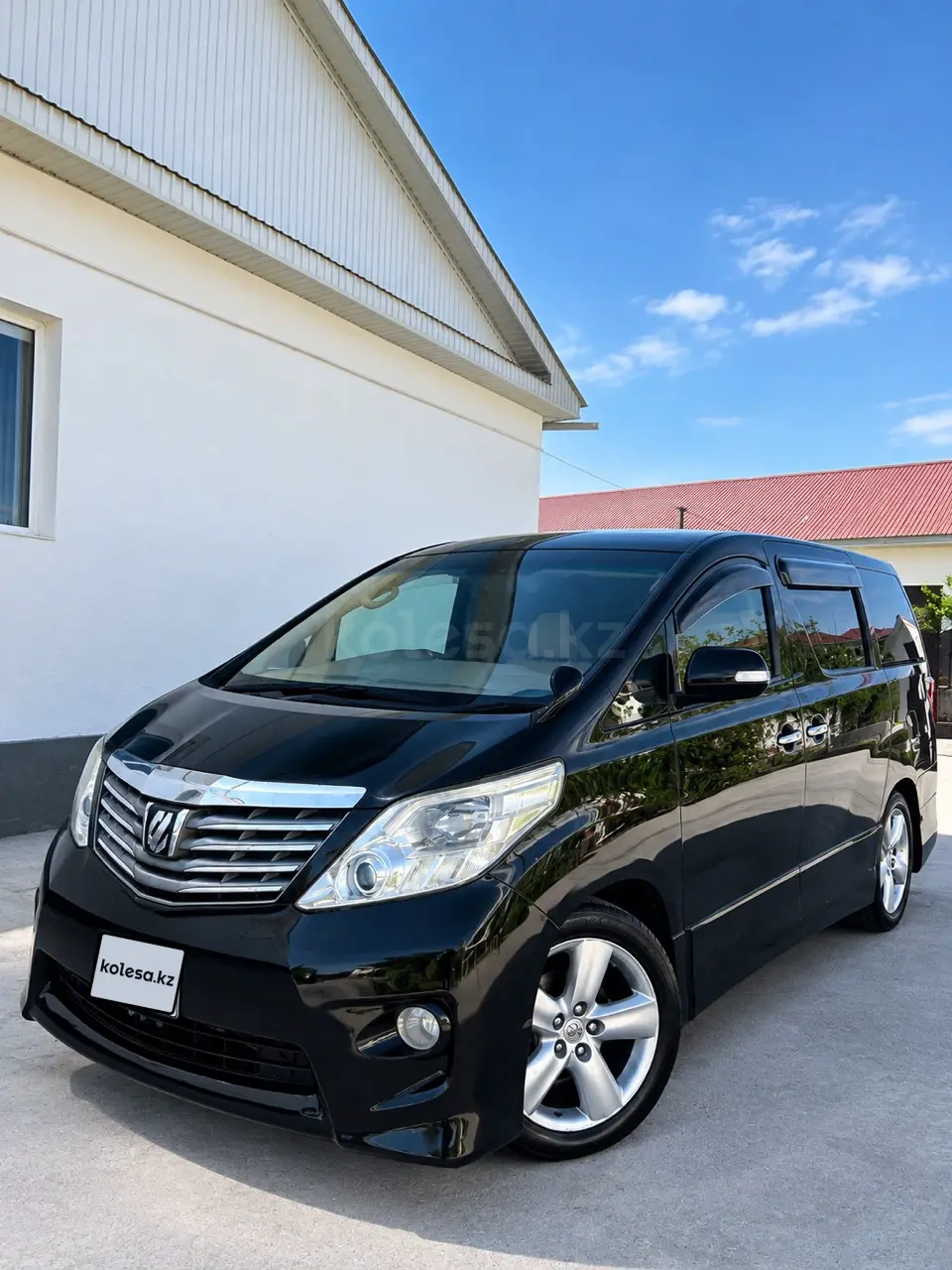 Toyota Alphard, 2010