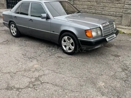 Mercedes-Benz E 230 1990 года за 1 900 000 тг. в Алматы – фото 3