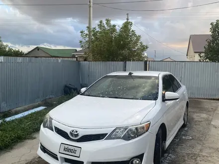 Toyota Camry 2013 года за 5 500 000 тг. в Атырау – фото 2