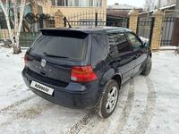 Volkswagen Golf 2001 годаүшін2 850 000 тг. в Астана