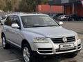 Volkswagen Touareg 2002 года за 3 800 000 тг. в Алматы – фото 20