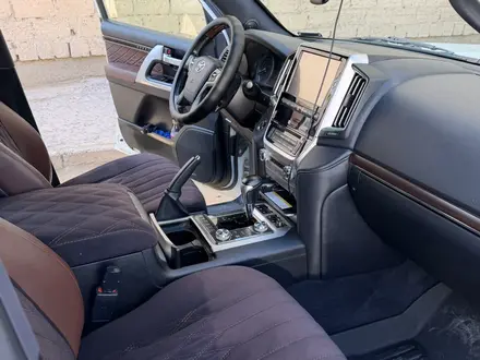 Toyota Land Cruiser 2017 года за 35 000 000 тг. в Актау – фото 9