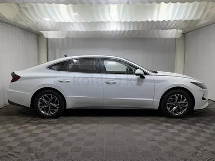 Hyundai Sonata 2022 года за 10 500 000 тг. в Алматы – фото 17