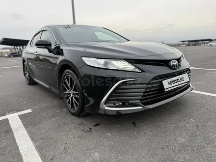 Toyota Camry 2021 года за 20 000 000 тг. в Шымкент