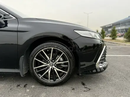 Toyota Camry 2021 года за 20 000 000 тг. в Шымкент – фото 4