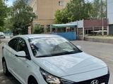 Hyundai Accent 2021 года за 6 500 000 тг. в Астана – фото 2