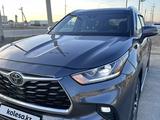 Toyota Highlander 2020 года за 22 500 000 тг. в Атырау – фото 2