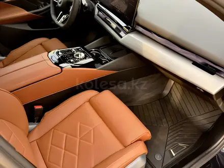BMW 530 2025 года за 41 000 000 тг. в Алматы – фото 5