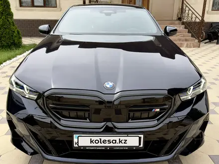 BMW 530 2025 года за 41 000 000 тг. в Алматы – фото 3