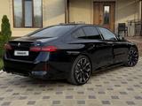BMW 530 2025 года за 41 000 000 тг. в Алматы – фото 2