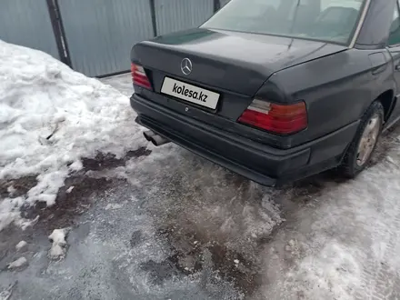 Mercedes-Benz E 260 1990 года за 600 000 тг. в Петропавловск – фото 6