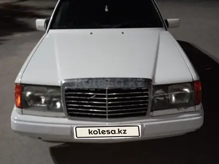 Mercedes-Benz E 220 1993 года за 1 800 000 тг. в Кызылорда