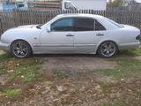 Mercedes-Benz E 200 1996 года за 1 280 000 тг. в Атбасар – фото 5