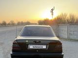Mercedes-Benz C 220 1997 года за 2 700 000 тг. в Тараз – фото 3