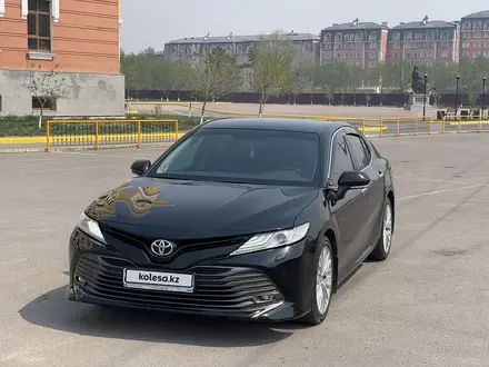 Toyota Camry 2018 года за 14 300 000 тг. в Алматы – фото 3