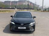 Toyota Camry 2018 года за 14 300 000 тг. в Астана – фото 4
