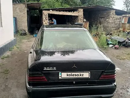 Mercedes-Benz E 300 1992 года за 1 650 000 тг. в Тараз – фото 4