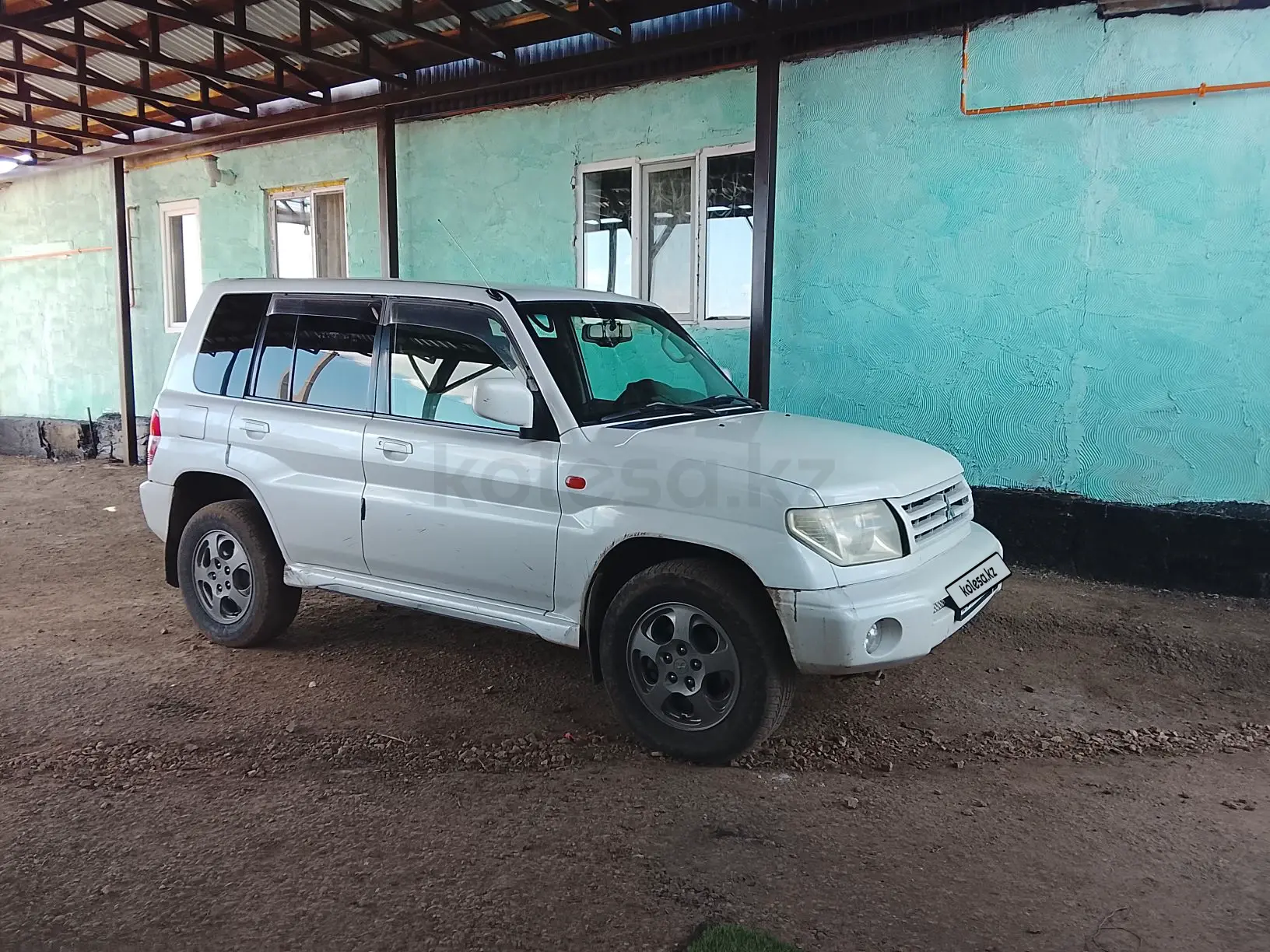 Мицубиси Pajero iO, 2002