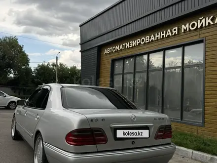 Mercedes-Benz E 320 1999 года за 4 500 000 тг. в Шымкент – фото 4