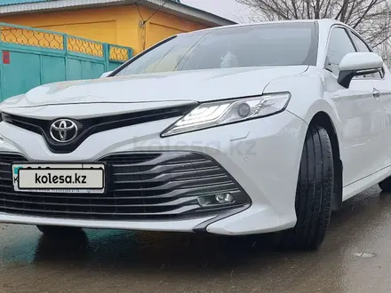 Toyota Camry 2018 года за 14 900 000 тг. в Кызылорда – фото 18
