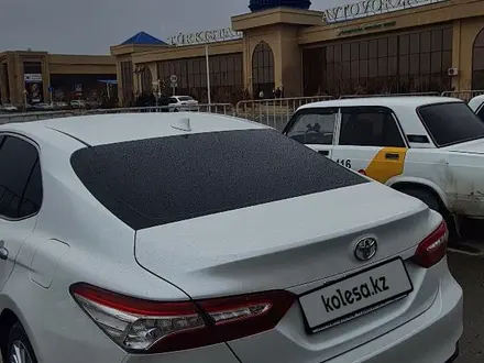Toyota Camry 2018 года за 14 900 000 тг. в Кызылорда – фото 2