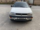 Volkswagen Golf 1995 годаүшін1 700 000 тг. в Шымкент