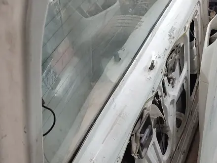 Крышка багажника Mazda E2000 в Алматы – фото 4