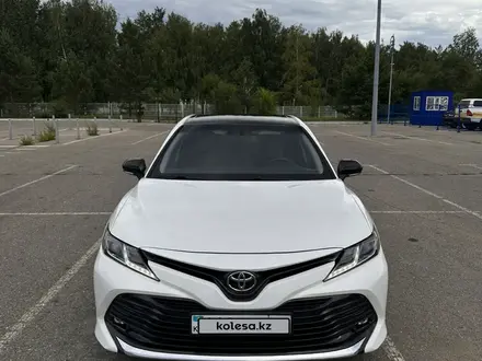 Toyota Camry 2018 года за 13 000 000 тг. в Усть-Каменогорск