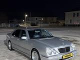 Mercedes-Benz E 320 1999 годаүшін3 300 000 тг. в Жанаозен – фото 2