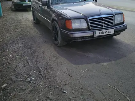 Mercedes-Benz E 280 1993 года за 1 900 000 тг. в Кызылорда – фото 3