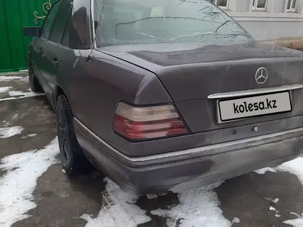 Mercedes-Benz E 280 1993 года за 1 900 000 тг. в Кызылорда – фото 40