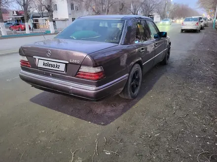 Mercedes-Benz E 280 1993 года за 1 900 000 тг. в Кызылорда – фото 9