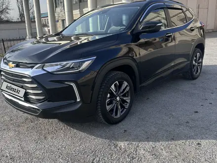 Chevrolet Tracker 2023 года за 8 200 000 тг. в Шымкент – фото 2