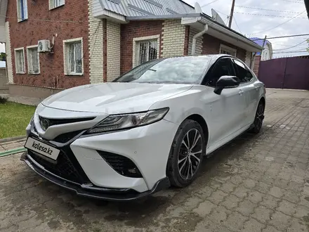 Toyota Camry 2023 года за 11 500 000 тг. в Алматы