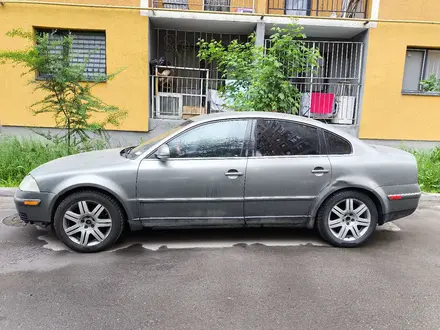 Volkswagen Passat 2004 года за 2 300 000 тг. в Алматы – фото 4