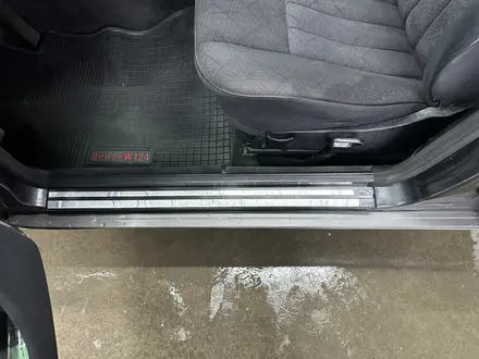 Mercedes-Benz E 220 1994 года за 4 900 000 тг. в Астана – фото 11